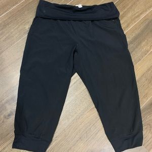 Fabletics foldover crop jogger L